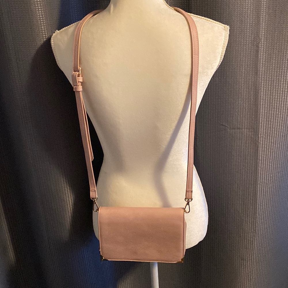 NWOT Urban Expression pink crossbody bag.